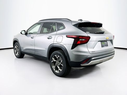 Used 2025 Chevrolet Trax LT w/ LT Convenience Package FWD image 5
