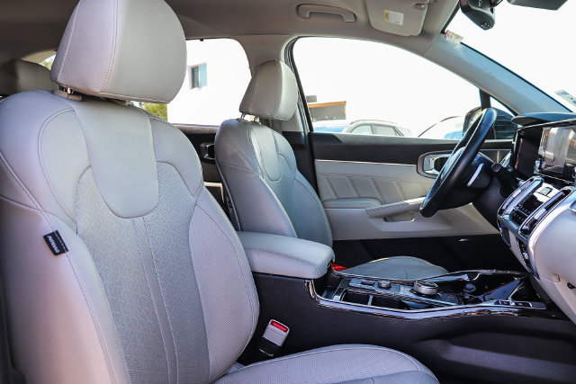 Certified 2023 Kia Sorento SX Prestige AWD/4WD image 17