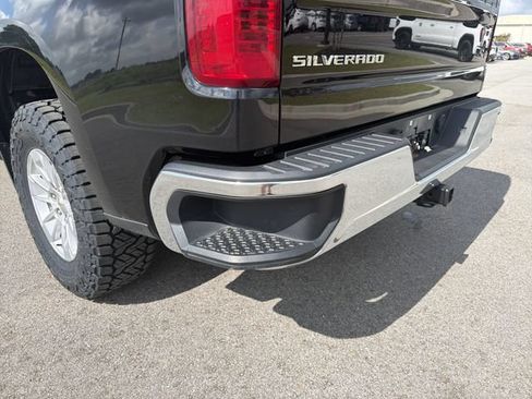 Used 2025 Chevrolet Silverado 1500 LT AWD/4WD image 21