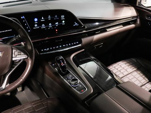 Used 2024 Cadillac Escalade ESV V w/ LPO, ONYX Package image 29