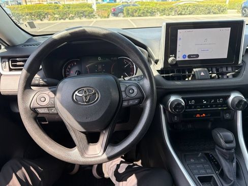 Used 2025 Toyota RAV4 XLE AWD/4WD image 15