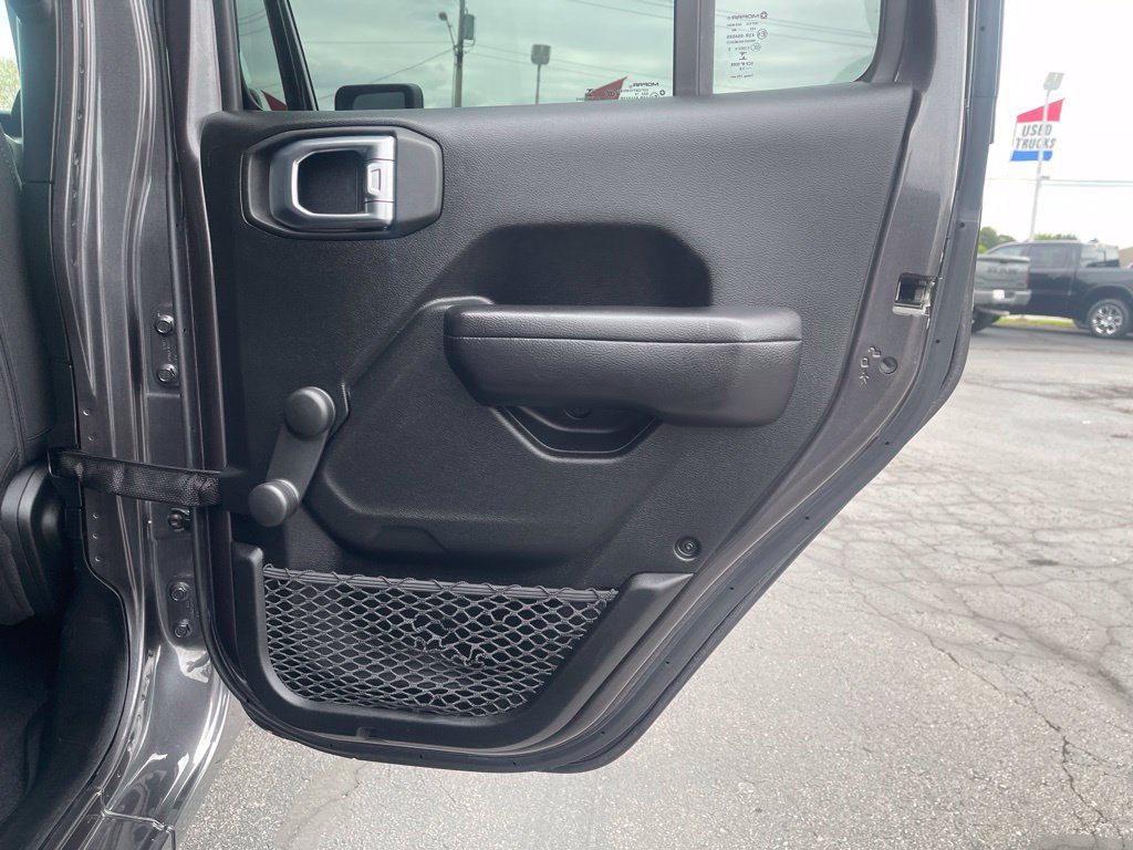 Used 2018 Jeep Wrangler Unlimited Sport AWD/4WD image 11