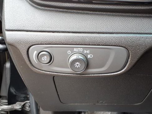 Used 2022 Chevrolet Bolt LT FWD image 25