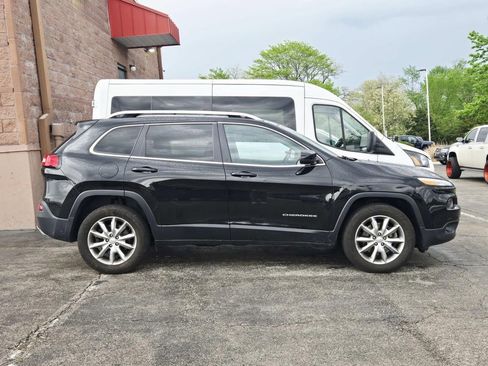 Used 2018 Jeep Cherokee Limited w/ Trailer Tow Group image 2