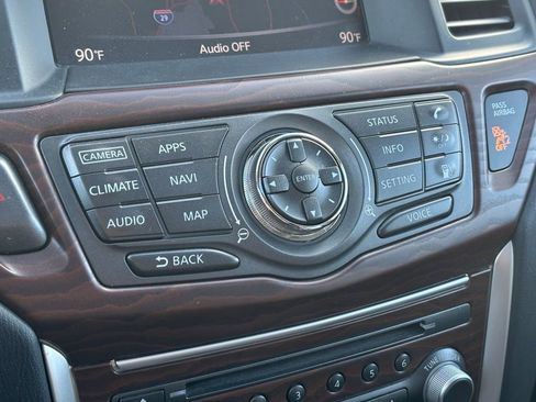 Used 2018 Nissan Pathfinder Platinum image 22