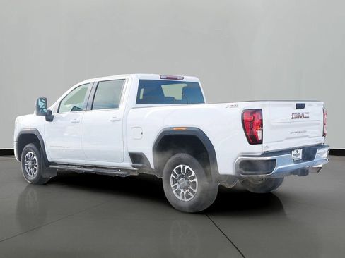 Used 2024 GMC Sierra 2500 SLE image 2