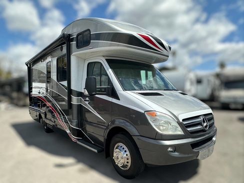 Used 2008 Dodge Sprinter 3500 image 2