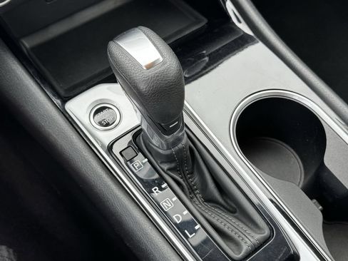 Used 2024 Nissan Altima 2.5 SV FWD image 20