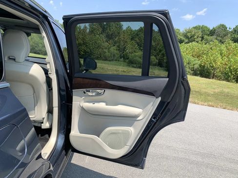 Used 2019 Volvo XC90 T5 Momentum w/ Protection Package Premier AWD/4WD image 31