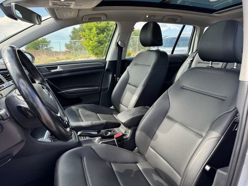 Used 2019 Volkswagen Golf SE FWD image 7