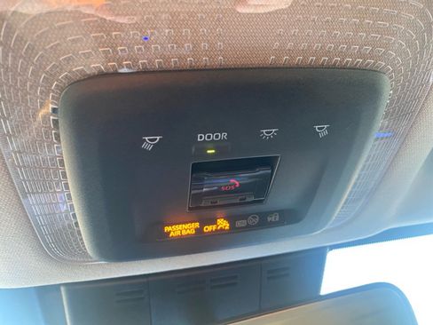 Used 2024 Toyota Prius XLE image 24