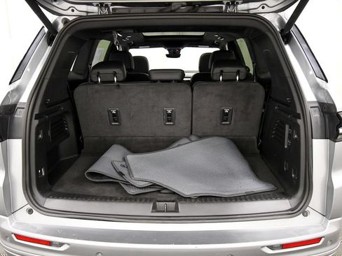 Used 2025 Buick Enclave Avenir w/ Super Cruise Package AWD/4WD image 7