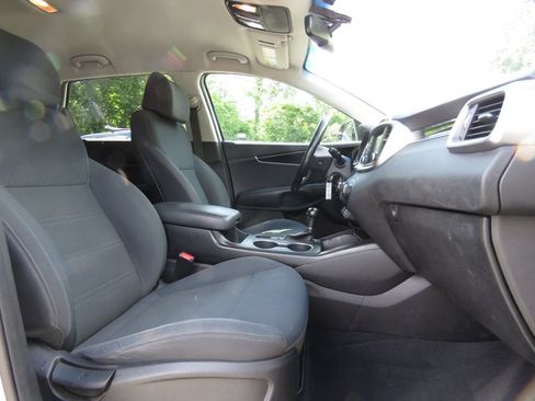 Used 2017 Kia Sorento AWD w/ LX V6 Convenience Package image 13