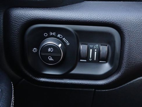 Used 2025 RAM 2500 Laramie w/ Night Edition AWD/4WD image 12