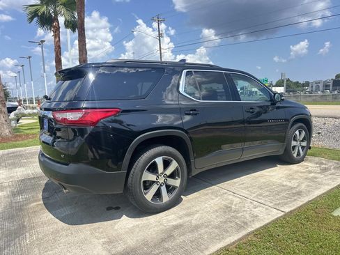 Used 2019 Chevrolet Traverse LT w/ LT Premium Package AWD/4WD image 5