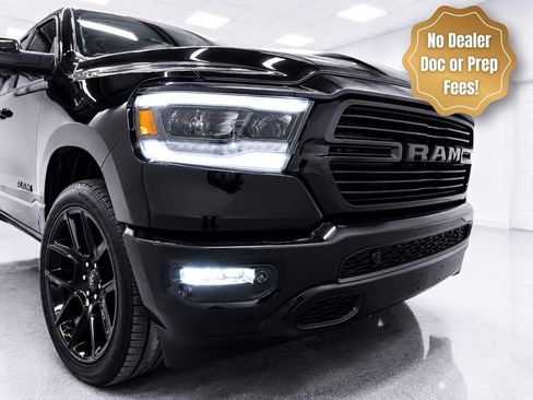 Used 2023 RAM 1500 Laramie AWD/4WD image 3