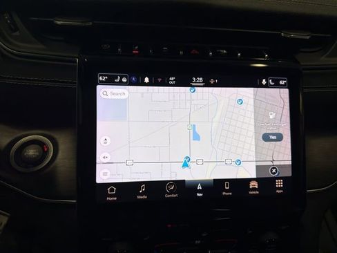 Used 2021 Jeep Grand Cherokee L Limited image 3