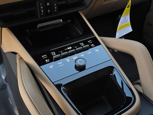 New 2026 Porsche Cayenne S AWD/4WD image 18