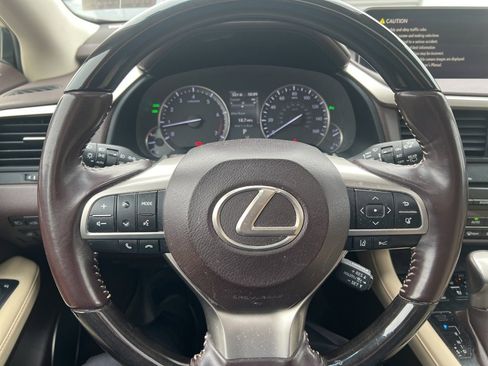 Used 2018 Lexus RX 350L Luxury w/ Accessory Package image 10