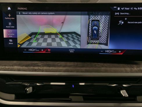 Used 2023 BMW X7 xDrive40i w/ Executive Package image 40