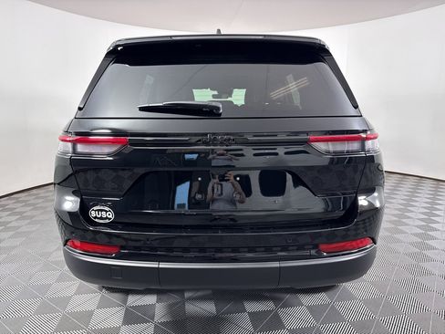 New 2025 Jeep Grand Cherokee Altitude image 16