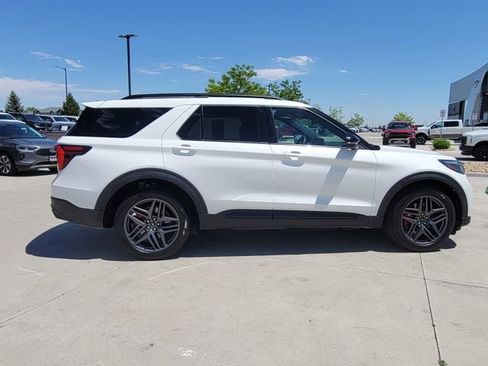 Certified 2025 Ford Explorer ST AWD/4WD image 2