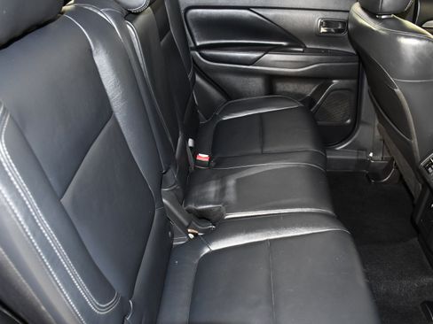 Used 2019 Mitsubishi Outlander SEL AWD/4WD image 44