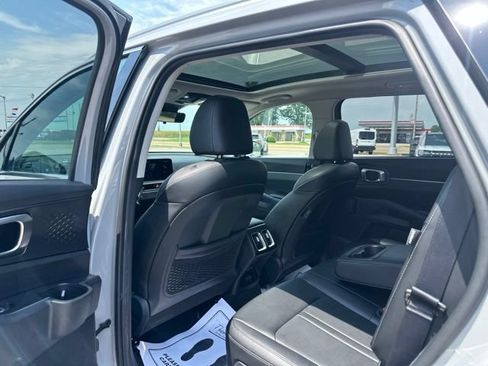 Used 2025 Kia Sorento S w/ Panoramic Sunroof Package FWD image 28