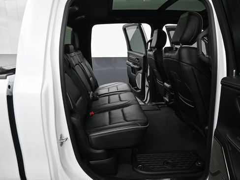 Used 2019 RAM 1500 Limited AWD/4WD image 35
