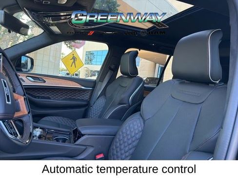 Used 2024 Jeep Grand Cherokee Summit image 13