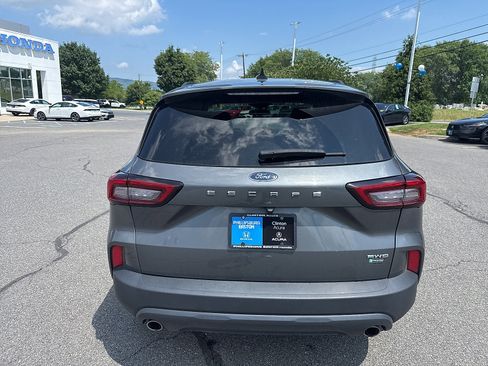 Used 2025 Ford Escape ST-Line Select AWD/4WD image 3
