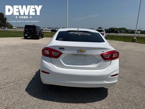Used 2017 Chevrolet Cruze LT w/ Convenience Package FWD image 12