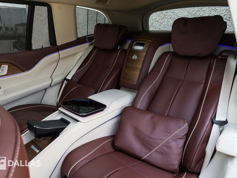 Used 2023 Mercedes-Benz Maybach GLS 600 4MATIC image 36