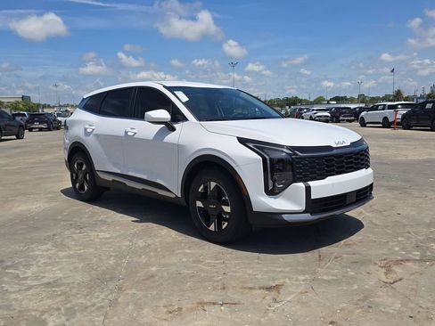 New 2026 Kia Sportage LX FWD image 2