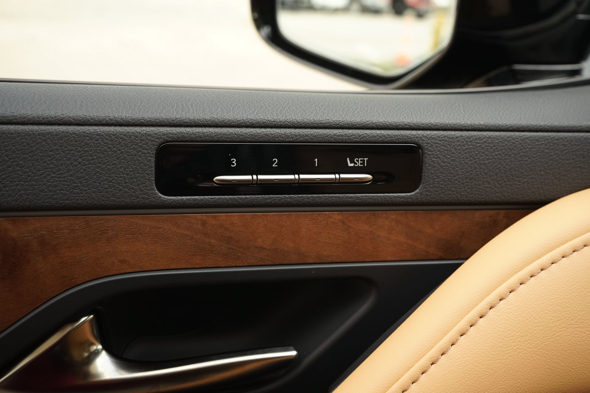 Used 2026 Lexus LX 600 4WD w/ Luxury Package image 31