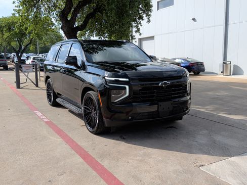 Used 2025 Chevrolet Tahoe RST w/ Comfort Package AWD/4WD image 2