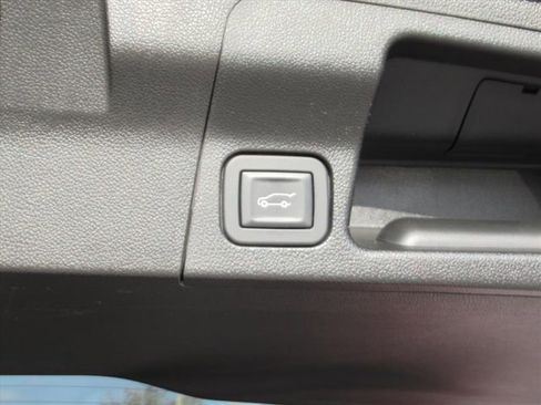 Used 2020 GMC Acadia Denali w/ Technology Package image 37