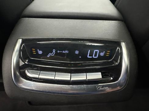 Used 2022 Cadillac XT6 Premium Luxury w/ Platinum Package AWD/4WD image 27