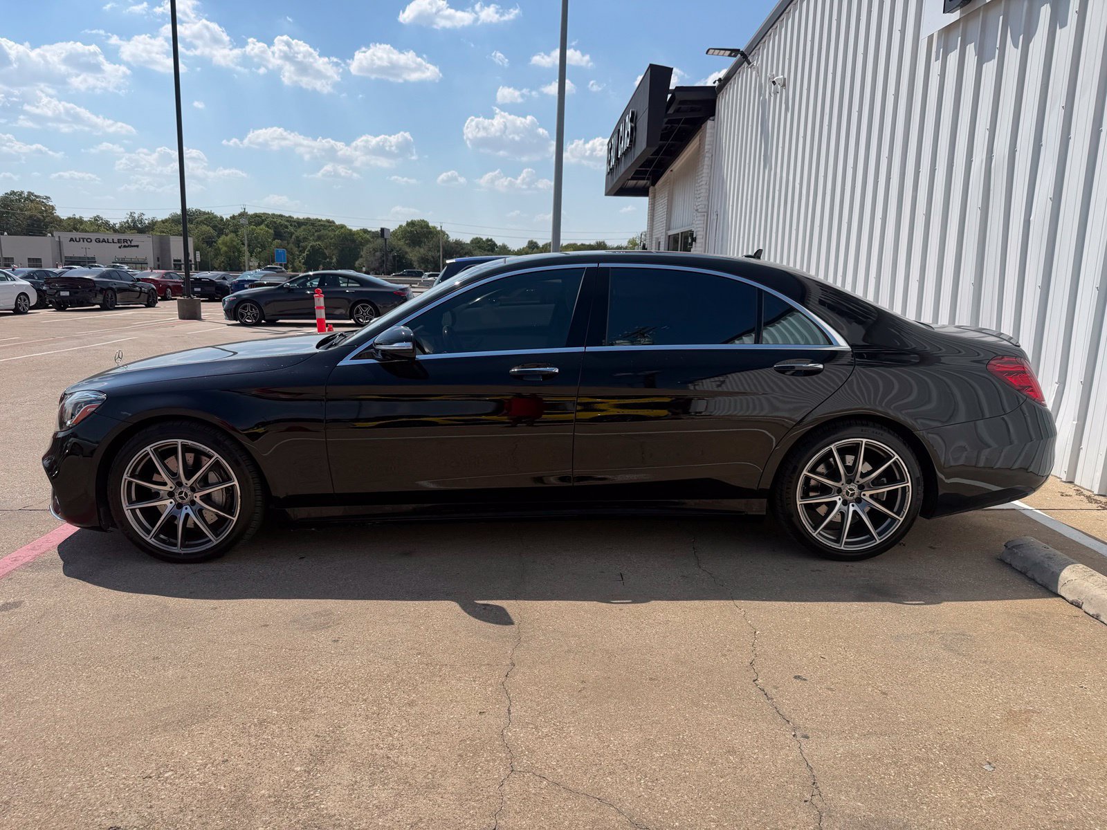 Used 2020 Mercedes-Benz S 560 Sedan image 3