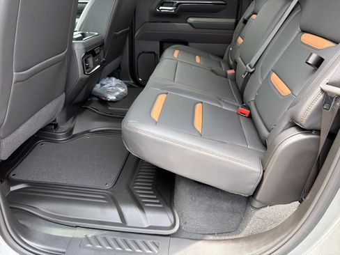 New 2026 GMC Sierra 2500 AT4 w/ AT4 Premium Plus Package AWD/4WD image 21