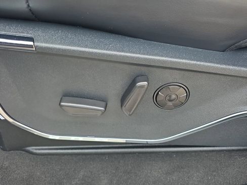 Used 2025 Ford F250 Platinum image 33