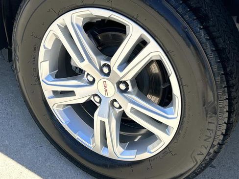 Used 2024 GMC Terrain SLE image 12