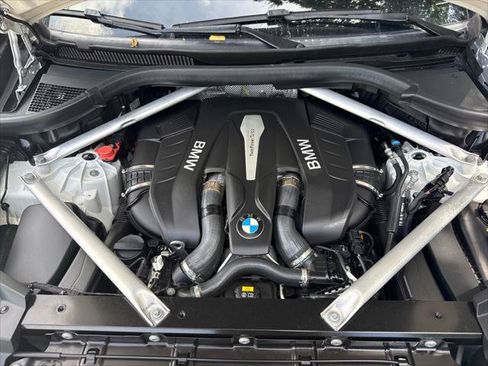 Used 2019 BMW X5 xDrive50i w/ Executive Package AWD/4WD image 34