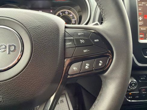 Used 2023 Jeep Cherokee Altitude Lux AWD/4WD image 13