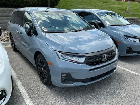 Used 2025 Honda Odyssey Sport-L image 4