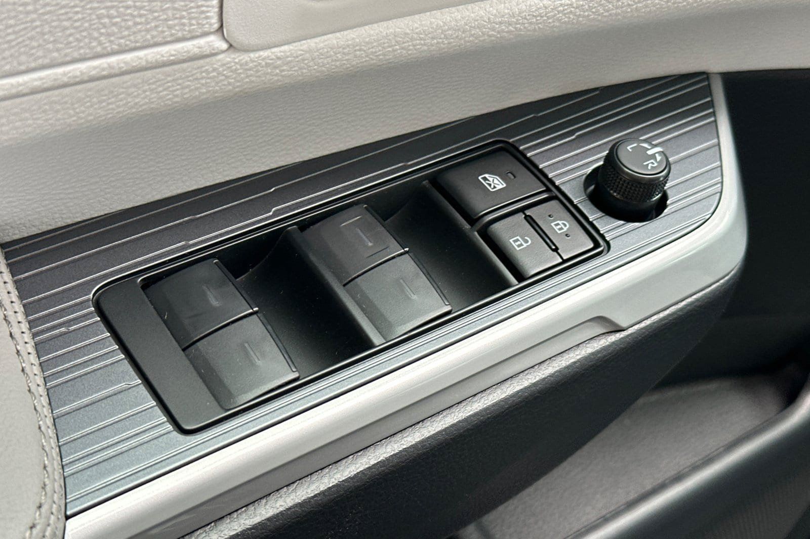 New 2026 Toyota Sienna LE FWD image 11