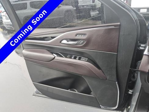 Used 2022 Cadillac Escalade ESV Sport Platinum w/ LPO, ONYX Package AWD/4WD image 5