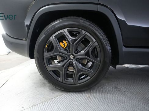 Used 2025 Rivian R1S Premium AWD/4WD image 22
