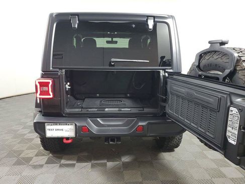 Used 2022 Jeep Wrangler Rubicon w/ LED Lighting Group AWD/4WD image 8
