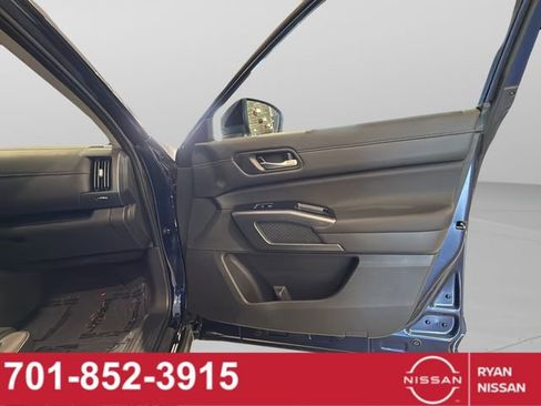 New 2026 Nissan Pathfinder SL AWD/4WD image 37